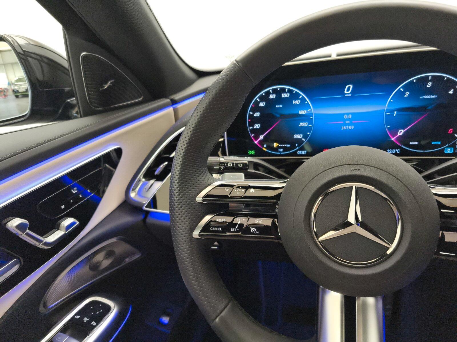 Mercedes-Benz E 220d T AMG Advanced+ Night Pano Standhzg AHK