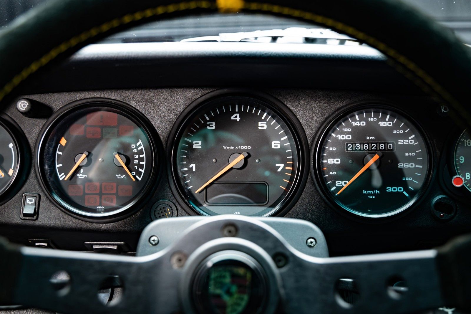 Fahrzeugabbildung Porsche 964 Carrera 2 Coupé + Schalter + H-Kennz.