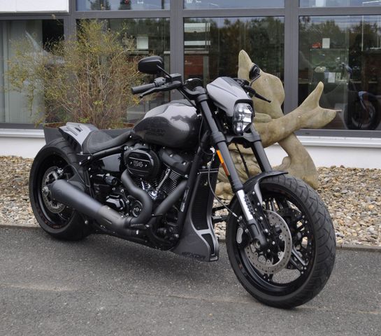 Harley-Davidson Softail FXDR 114 "Thunderbike+260er+Sonderlack"