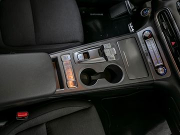 Hyundai Kona Trend Elektro 2WD Kamera KRELL Navi LED