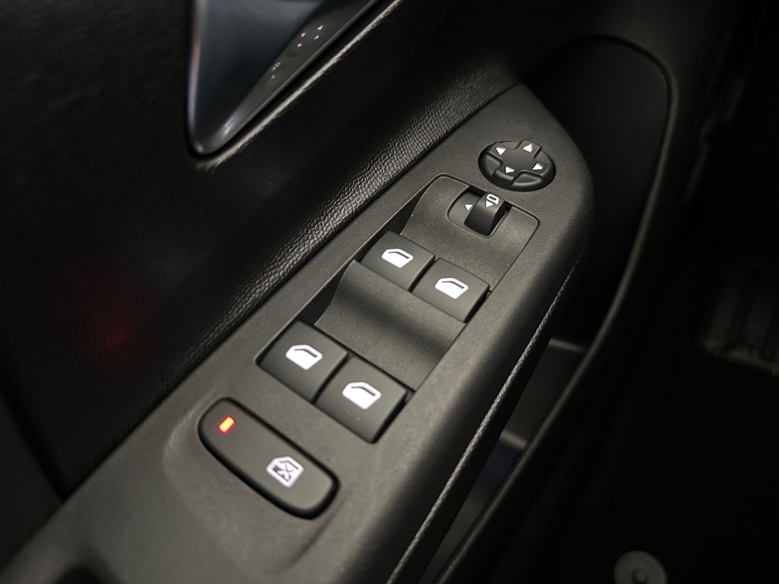 Fahrzeugabbildung Opel Corsa F 1.2 Turbo GS Kamera,LED,Navi,PDC,SHZ,LM
