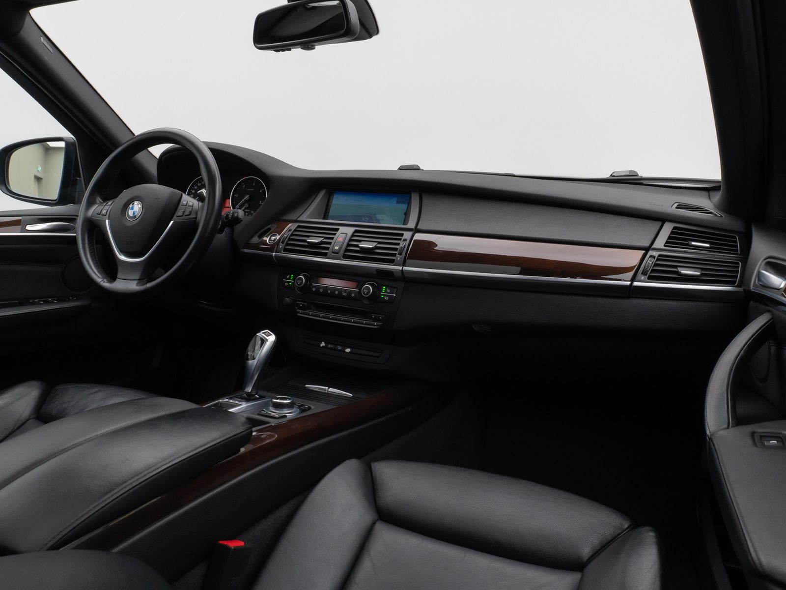 Fahrzeugabbildung BMW X5 xD40d  Sport Panorama Kamera HUD HiFi SoftCL