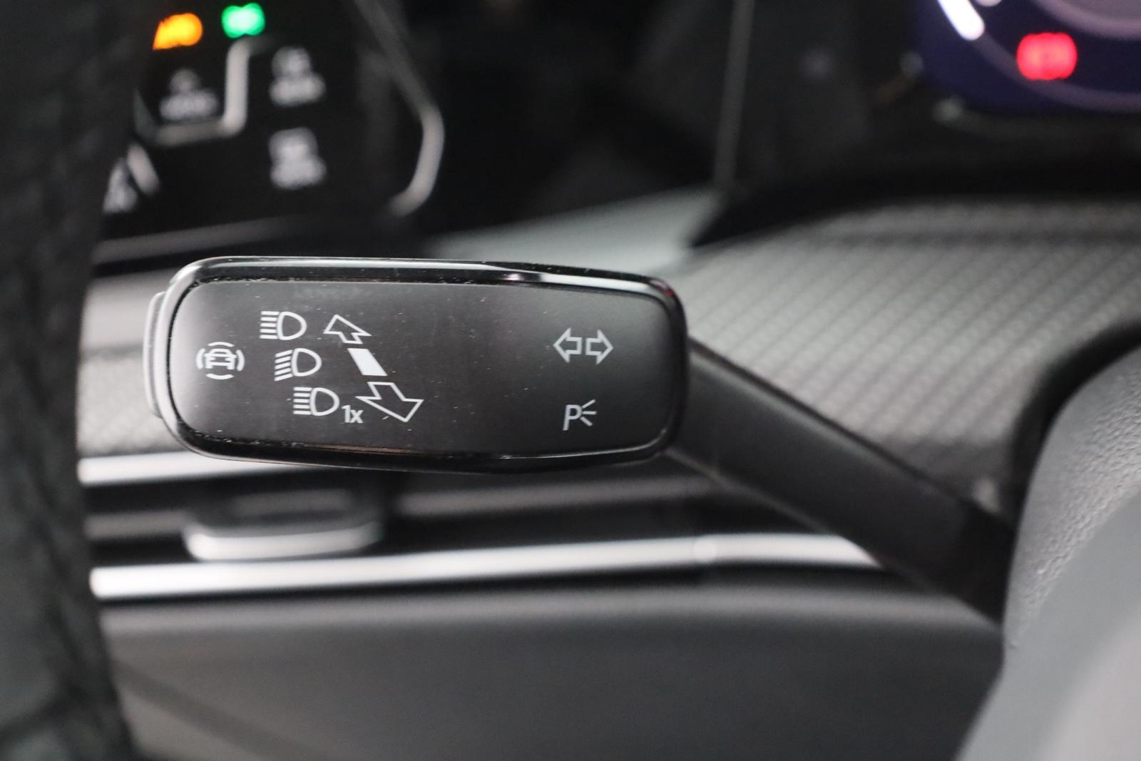 Volkswagen Golf VIII 1.5 TSI R-Line LED Navi ACC Teilleder, миниатюра 18