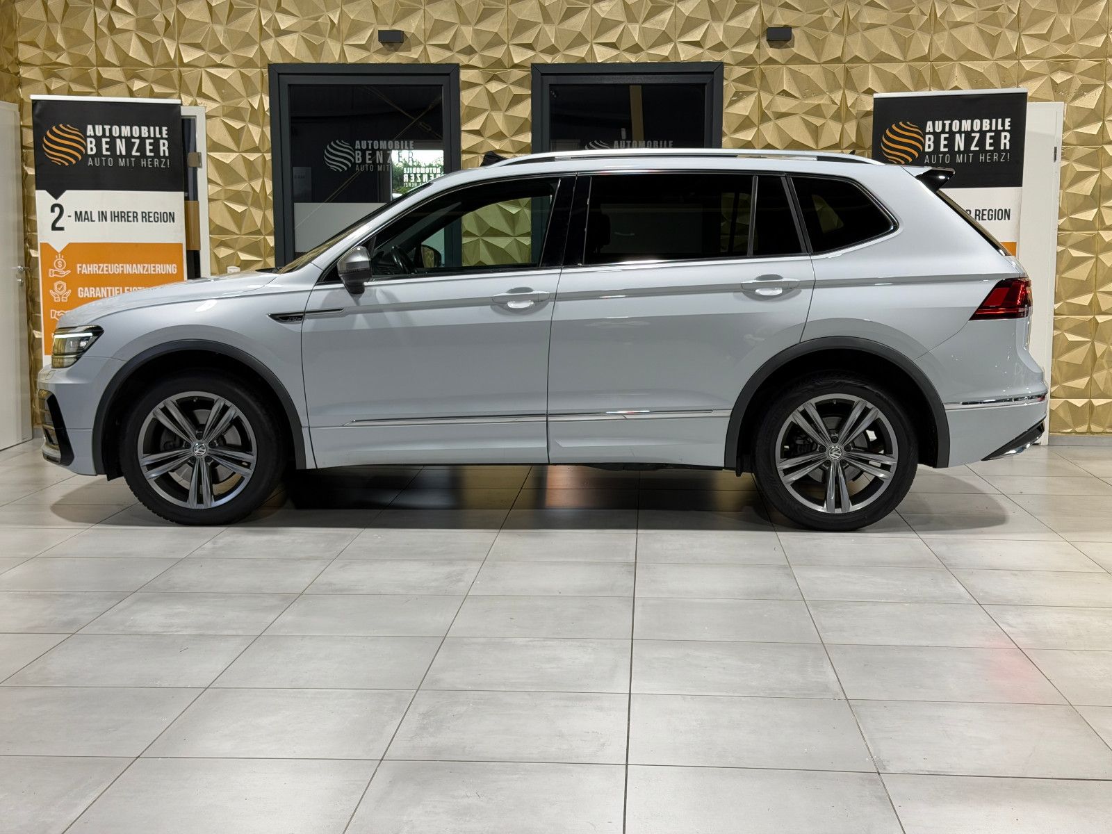 Fahrzeugabbildung Volkswagen Tiguan Allspace Highline 4Motion/R-LINE/PANO/LED