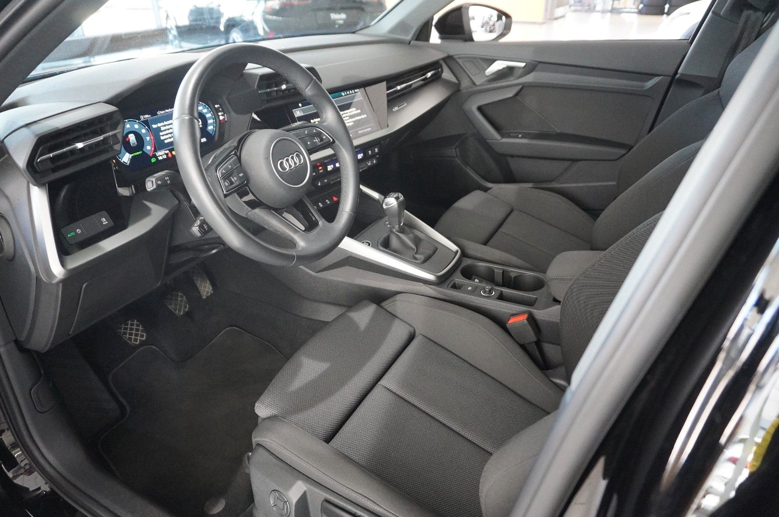 Fahrzeugabbildung Audi A3 Sportback 35 TFSI ADVANCED NAVI/LED/SPORT/DAB