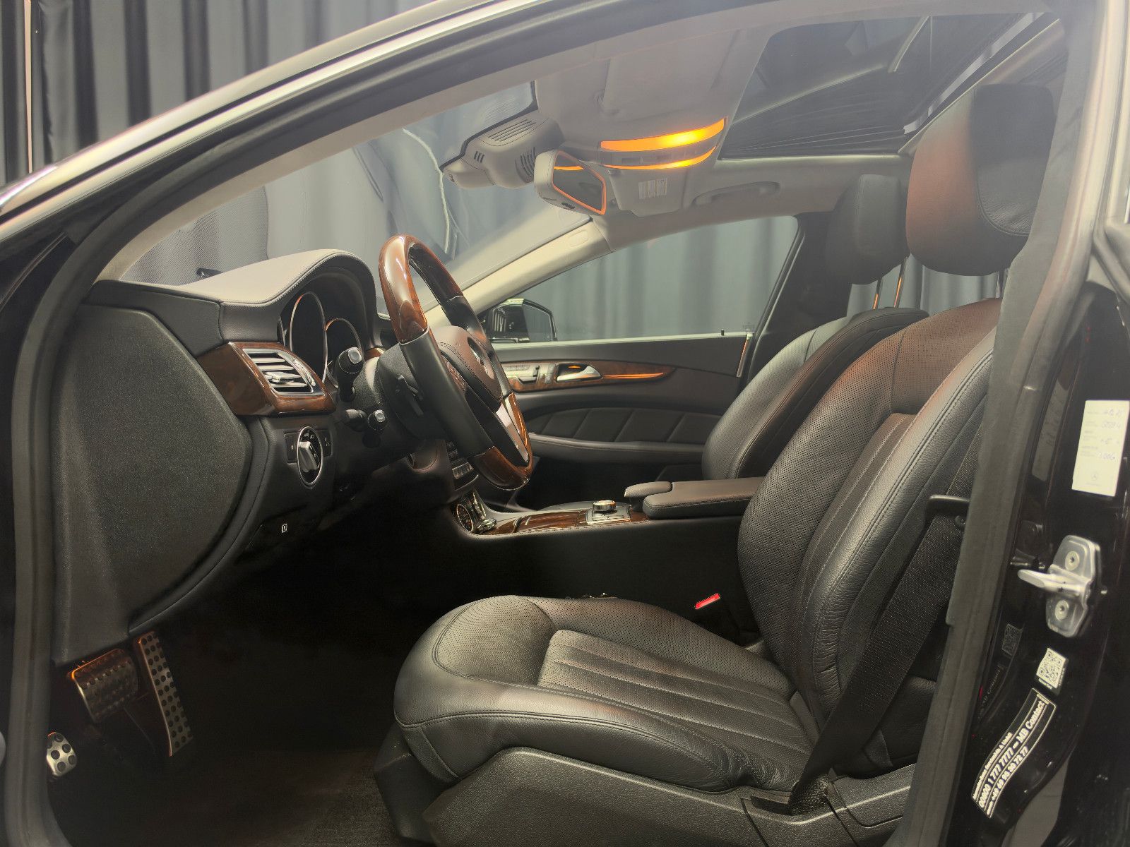 Fahrzeugabbildung Mercedes-Benz CLS 500 |AMG-LINE|H/K|PANO|AIR-MATIC|DE-FZG