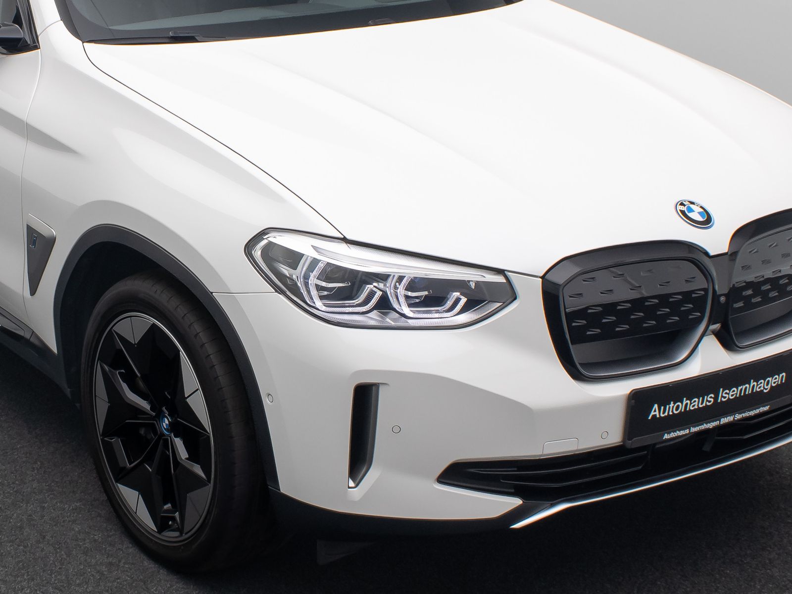 Fahrzeugabbildung BMW iX3 IMPRESSIVE ACC 360° Panorama HUD DAB 20Zoll