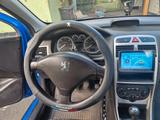 Peugeot 307 HDi 90 - - blaue Peugeot 307
