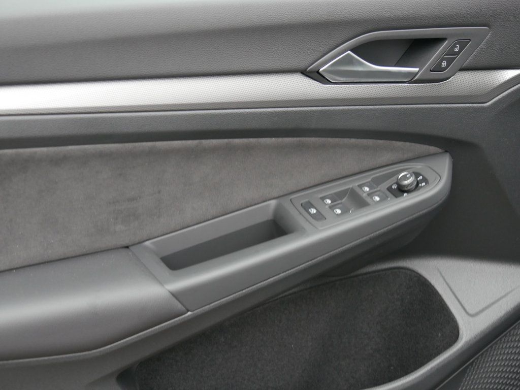 Fahrzeugabbildung Volkswagen Golf Style 2.0 TDI DSG AHK Matrix-LED