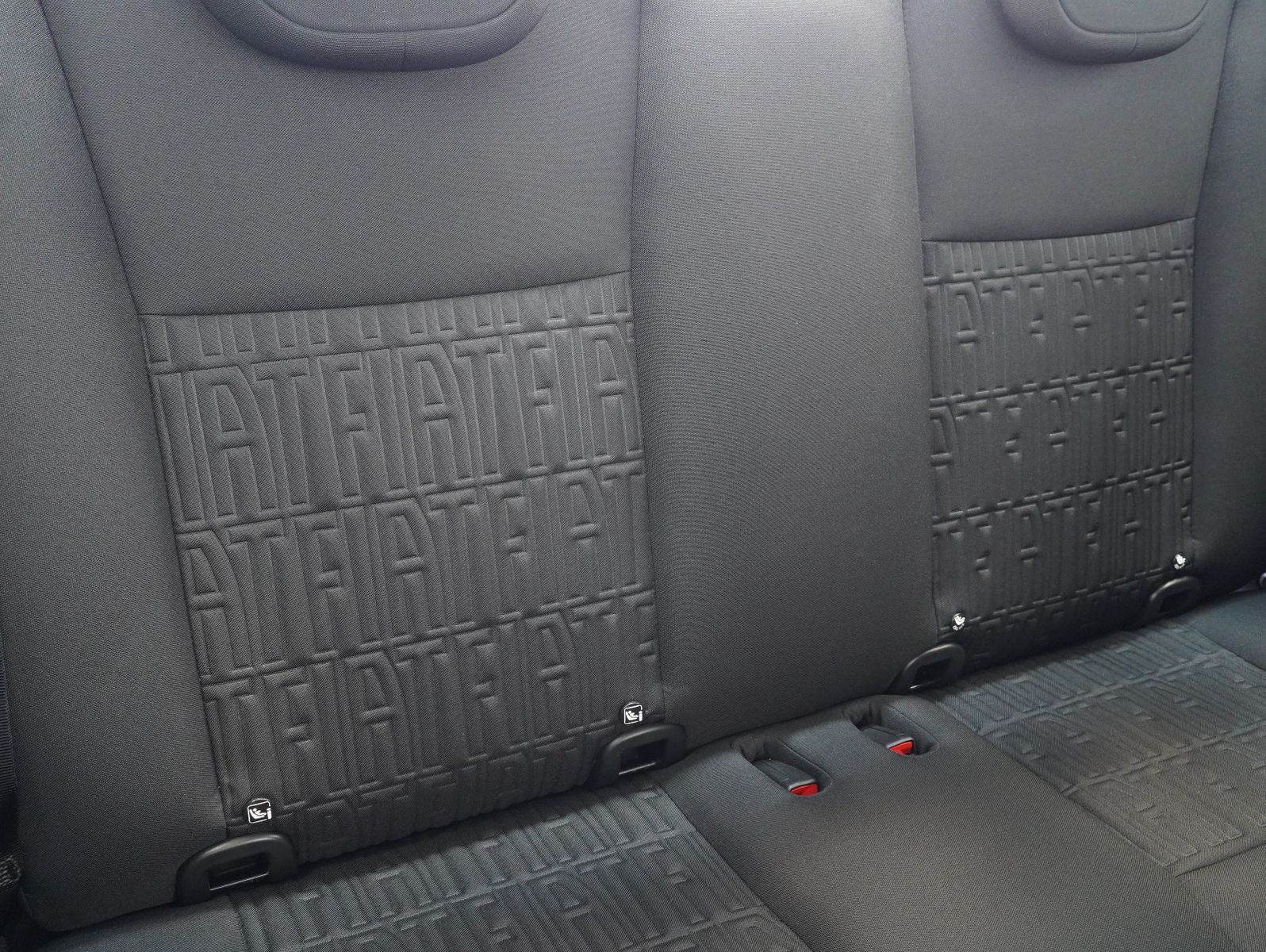 Fahrzeugabbildung Fiat 500e 87KW/42kWh/DC-LADEN/CARPLAY/DAB/SOH