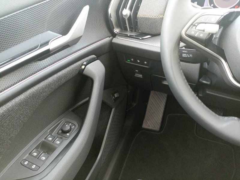 Fahrzeugabbildung SKODA Kodiaq 2.0 TDI 4x4 Selection DSG AHK+ACC+LED+NAV