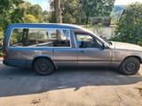 Mercedes-Benz Mercedes Leichenwagen W124 E230 - Mercedes-Benz E 230: Kombi