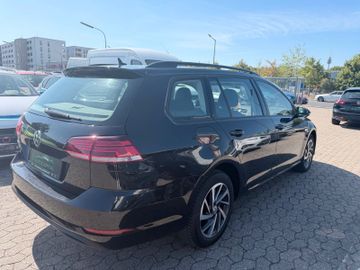 Volkswagen Golf - 4