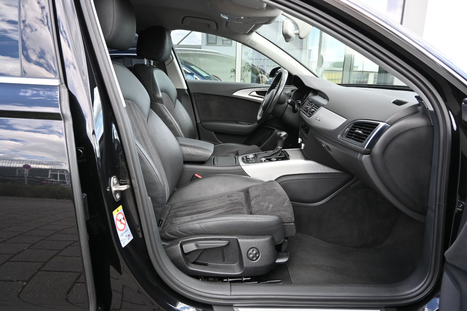 Fahrzeugabbildung Audi A6 Avant 3.0 TDI quattro °AHK°KEYLESS°ALCANTARA°