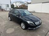Mercedes-Benz B 200 -