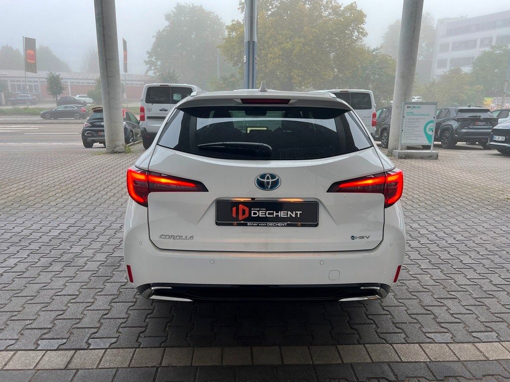 Fahrzeugabbildung Toyota Corolla TS 1.8 Hybrid Teamplayer Technikpaket
