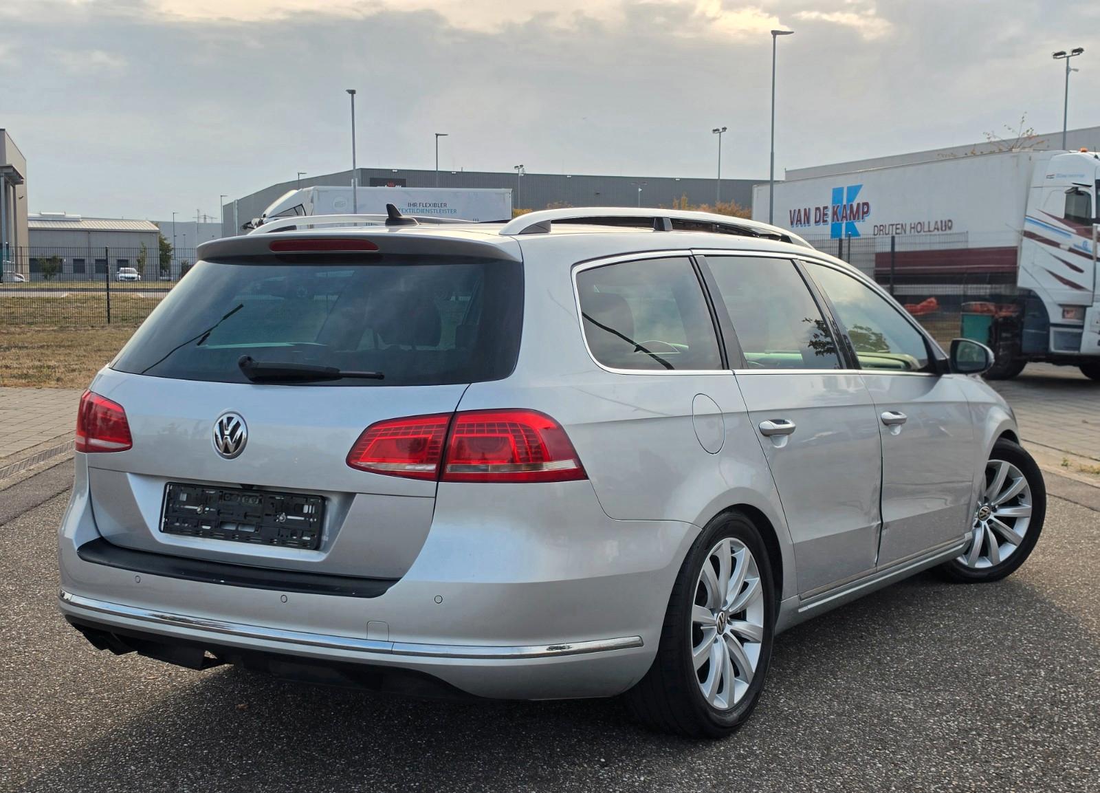 Volkswagen Passat 2012 — photo 17