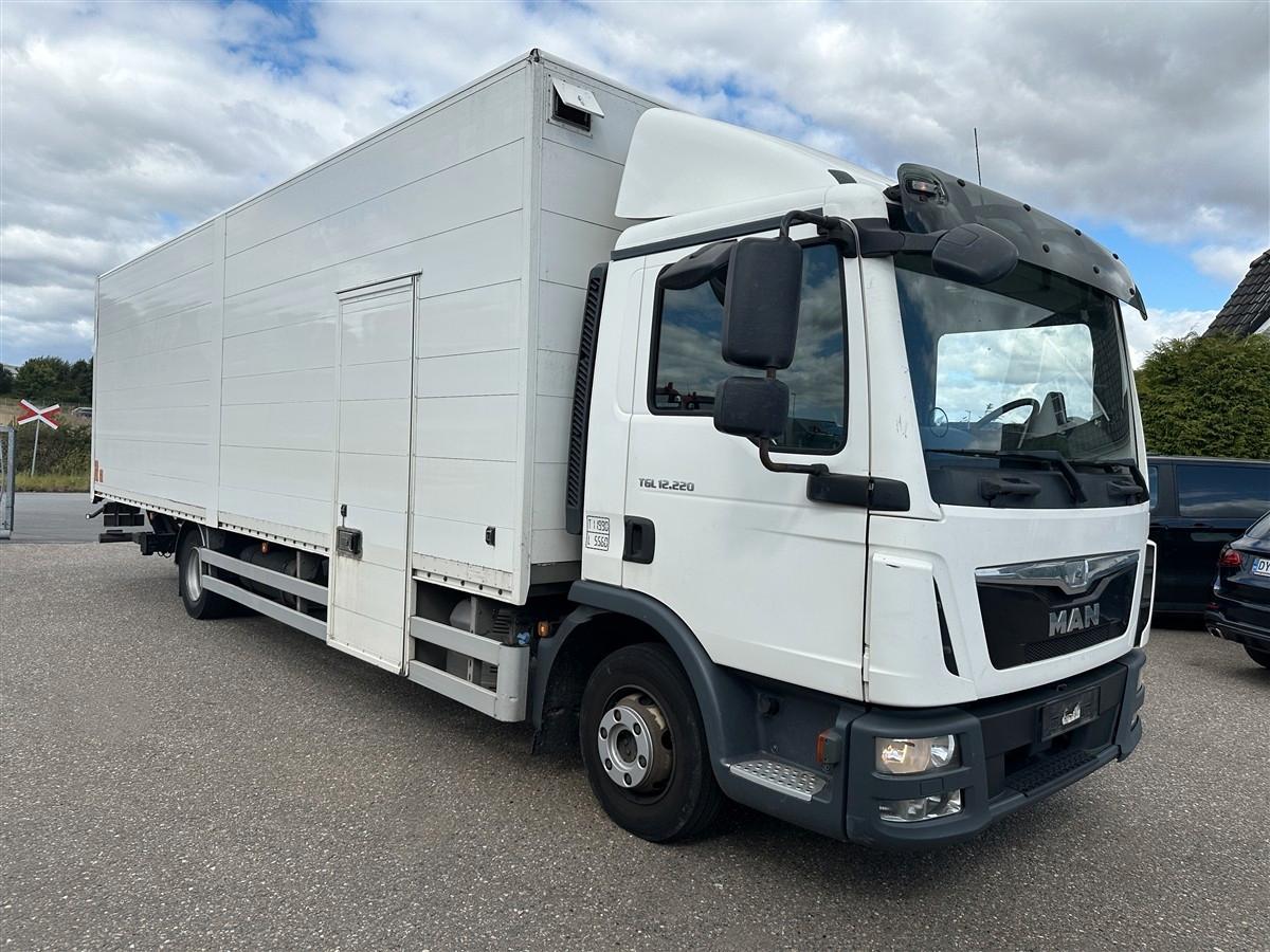 MAN TGL 12.220 4x2 Box Euro-6