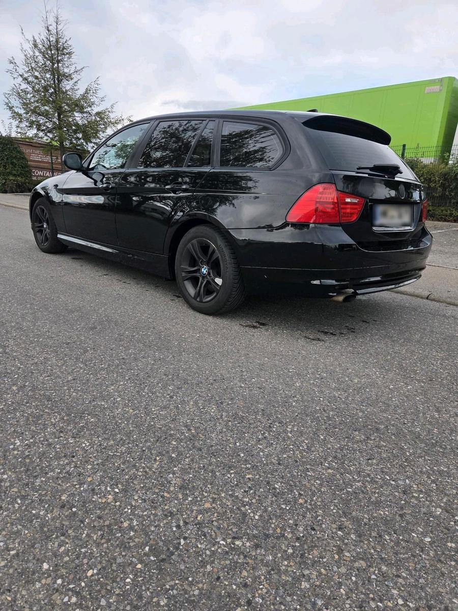 BMW 318 2012 — photo 8