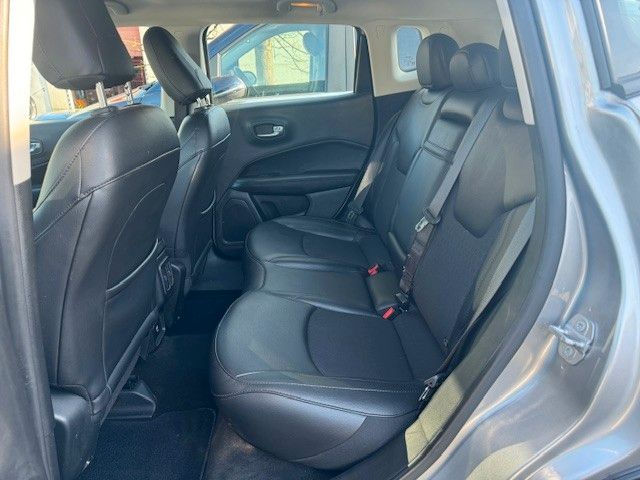 Fahrzeugabbildung Jeep Compass  4WD AUTOMATIK LEDER NAVI KAMERA AHK
