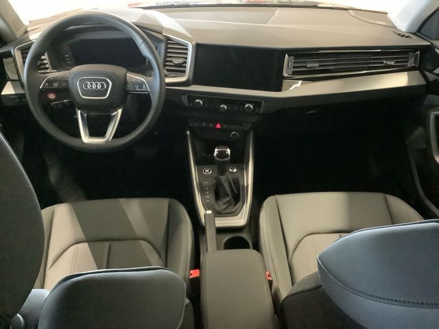 A1 Sportback S line 30TFSI S tronic,LED,Navi Plu