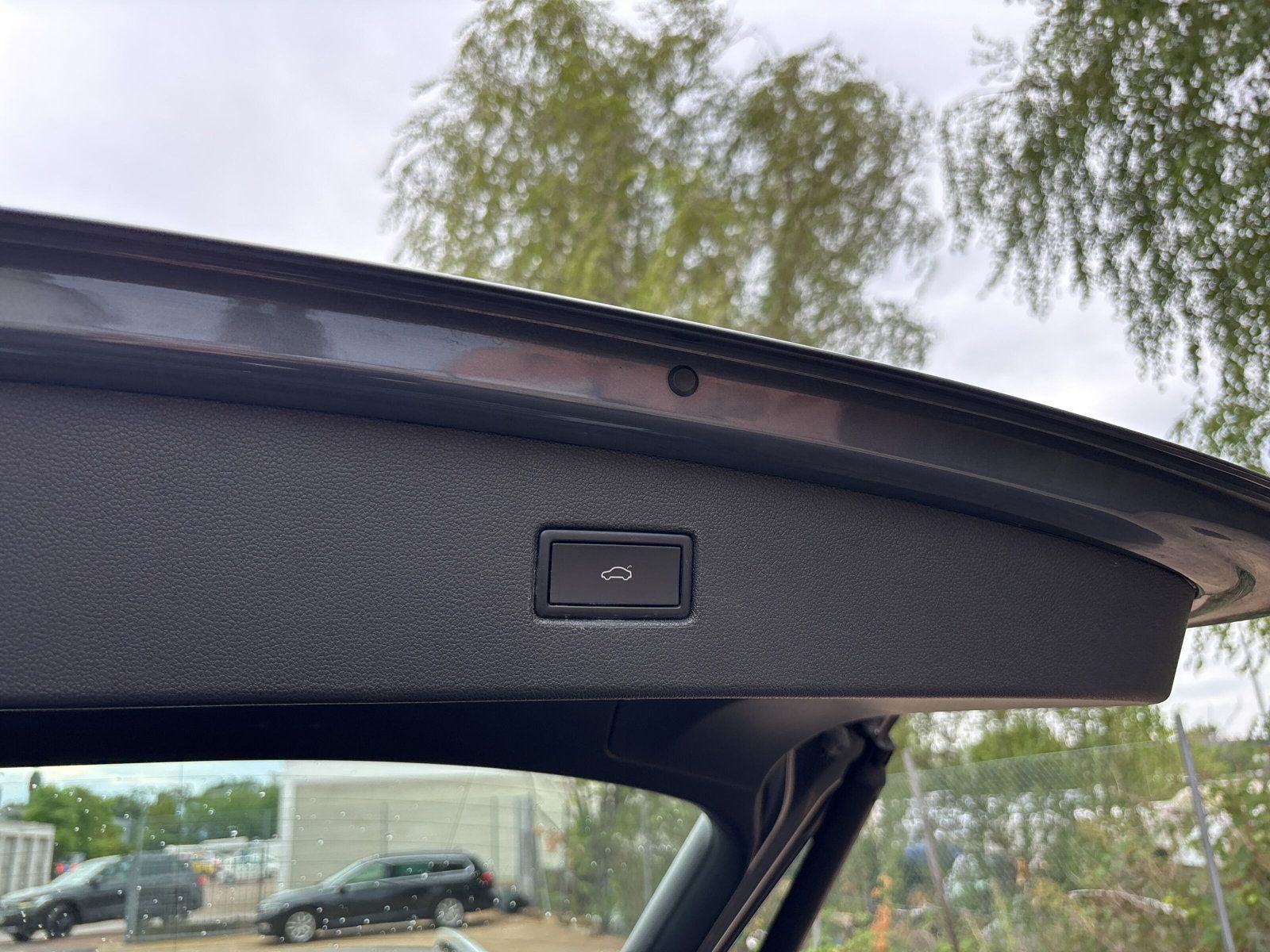 Fahrzeugabbildung Volkswagen Tiguan 1.5 TSI Elegance AHK Kamera SHZ