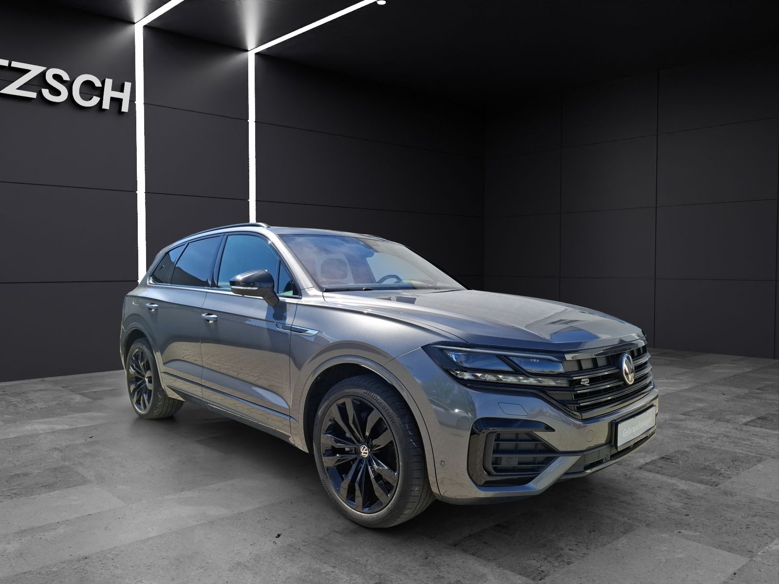 Fahrzeugabbildung Volkswagen Touareg TDI Elegance DSG 4M R-Line Matrix AHK Pa