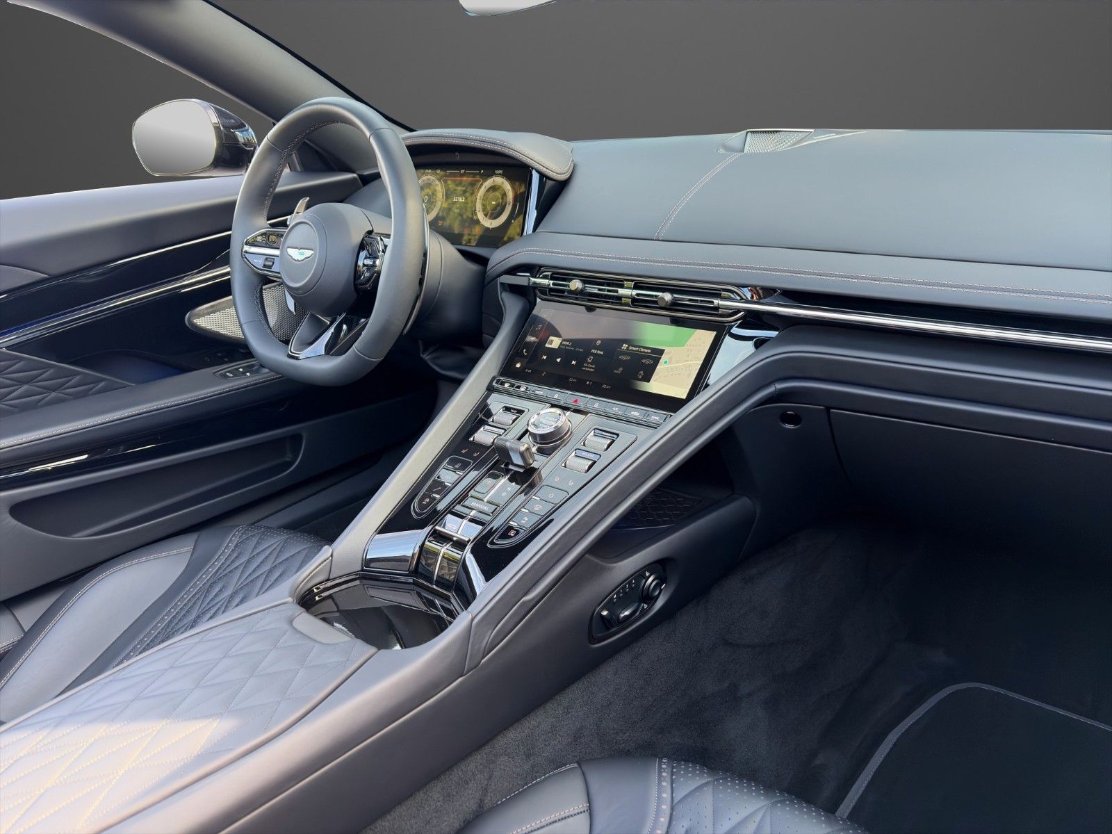 Fahrzeugabbildung Aston Martin DB12 4.0 V8 Volante PPF Bowers & Wilkins