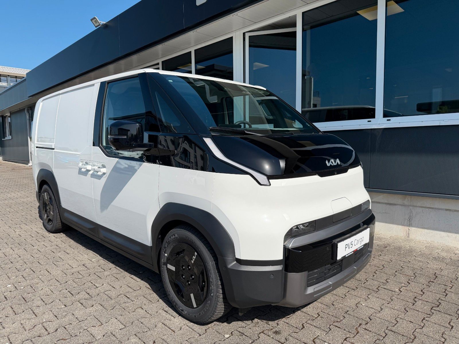 Fahrzeugabbildung Kia PV5 Cargo L2H1 71,2 Elite WP AW Laderaumausklei