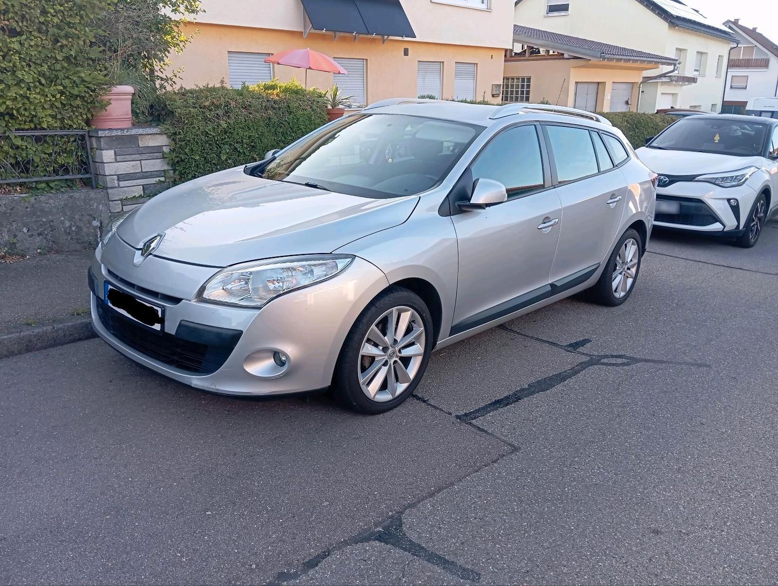 Renault Megane 2010 — rear view