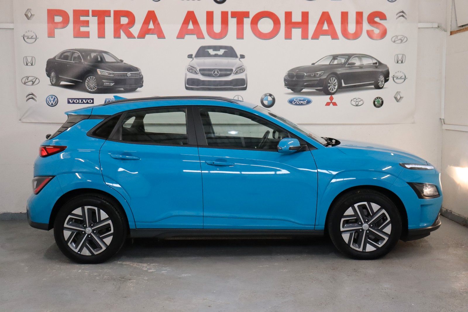 Hyundai KONA Select Elektro Wärmepumpe 64 KWH