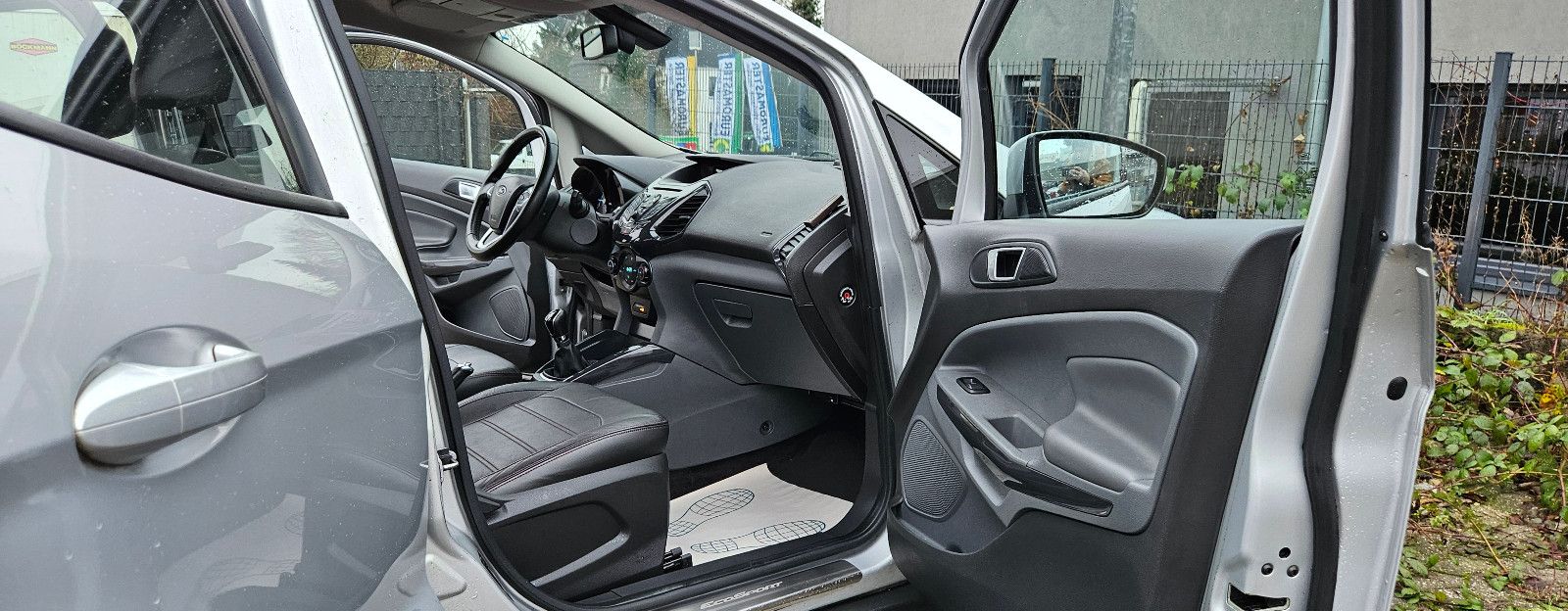 FORD EcoSport Titanium Leder *TURBO PFEIFT* KeylessGO