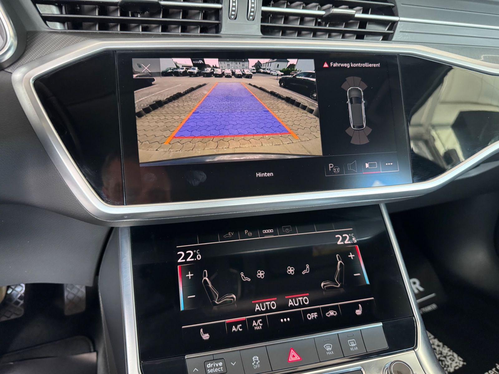 Fahrzeugabbildung Audi A6 50 TFSI e quattro design/LEDER/AHK/CARPLAY/1H