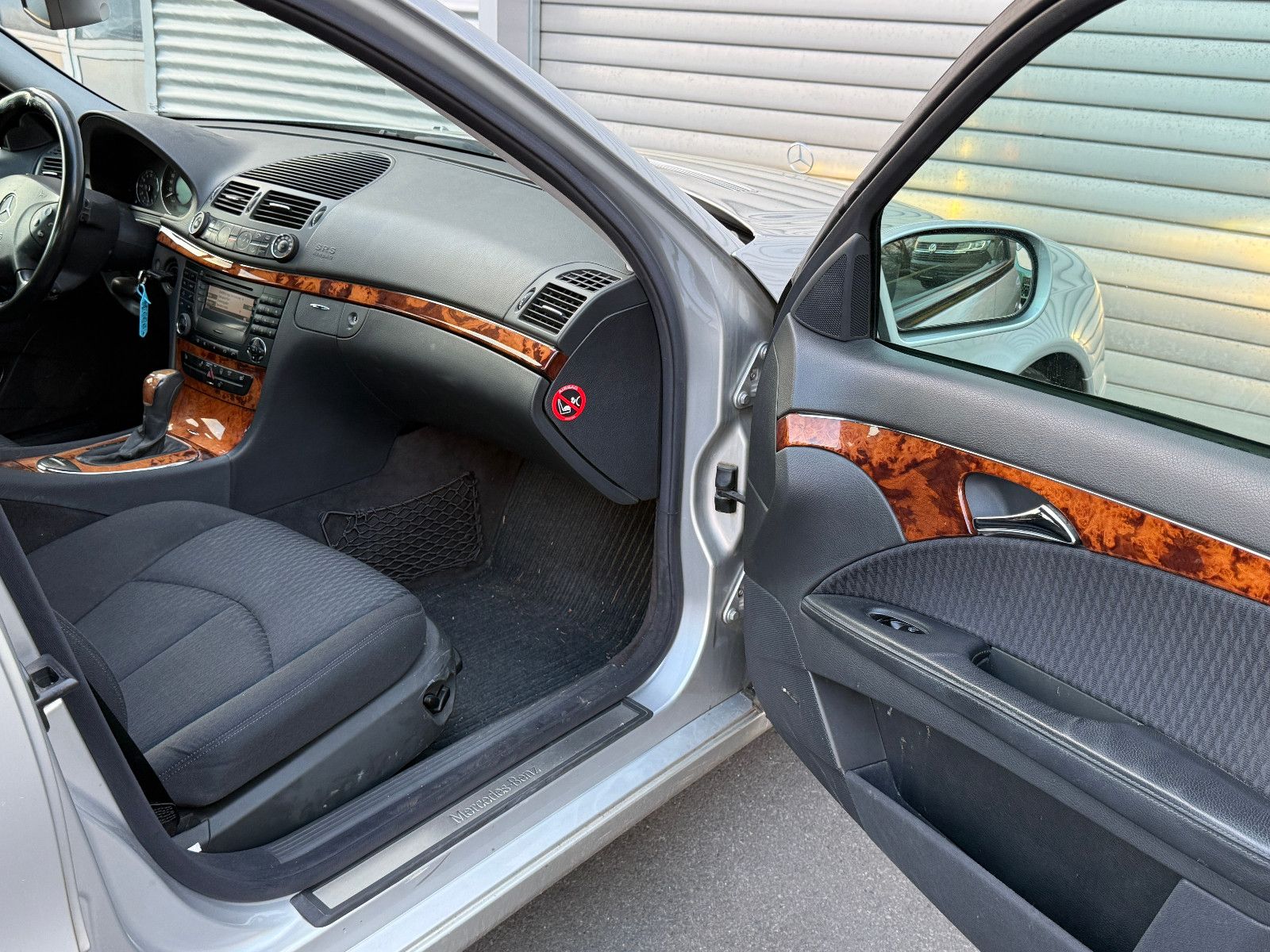 Fahrzeugabbildung Mercedes-Benz E 320 CDI Elegance Aut AHK GRA Xenon Navi H/K