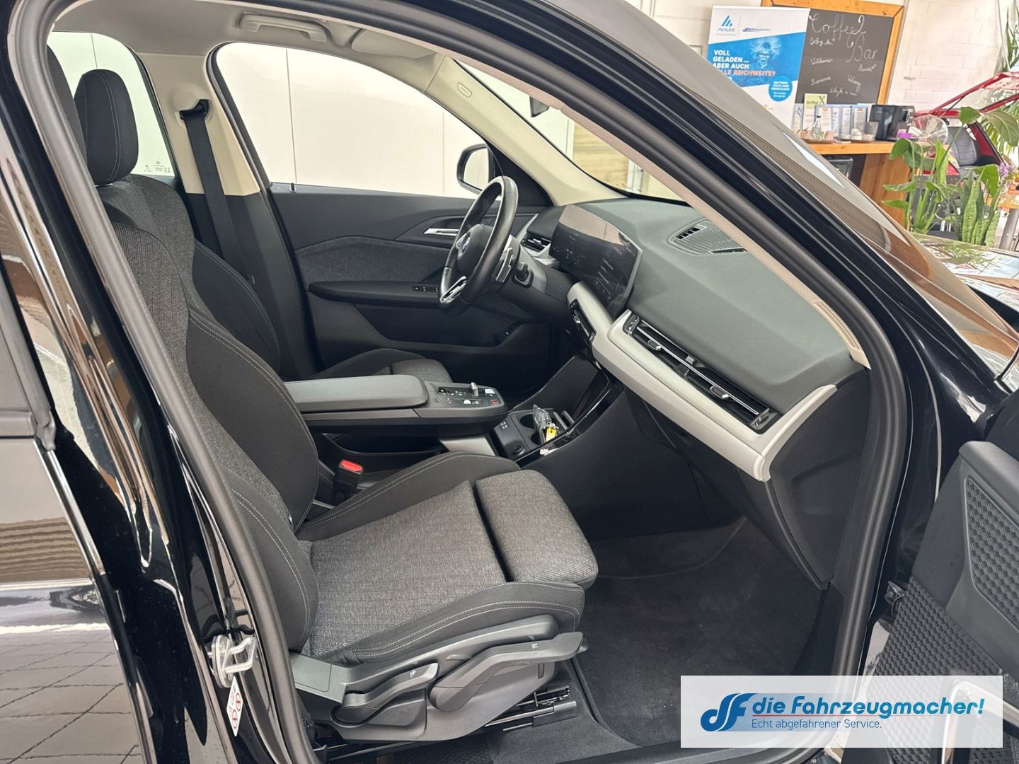 Fahrzeugabbildung BMW X1 20 d xDrive Park-Assistent Navi Digitales Coc