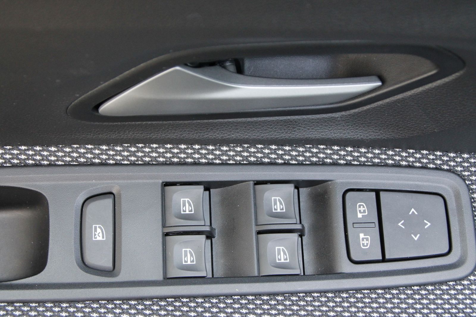 Fahrzeugabbildung Dacia Sandero Expression TCe 90