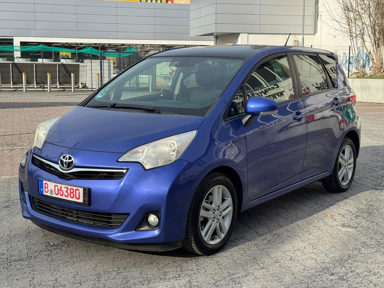 Toyota Verso-S Club