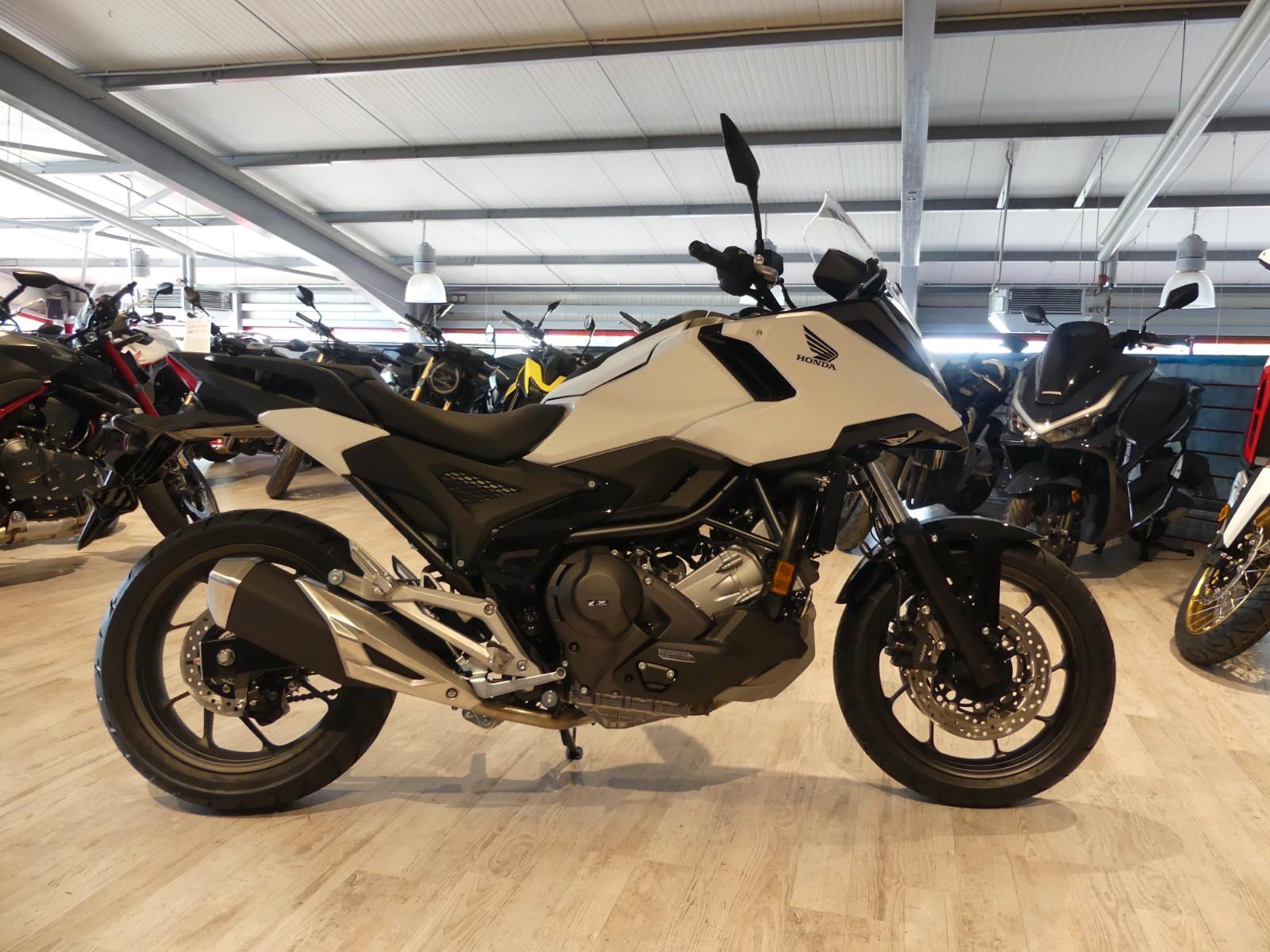 Honda NC750X DCT Tageszulasung incl. Anlieferung .
