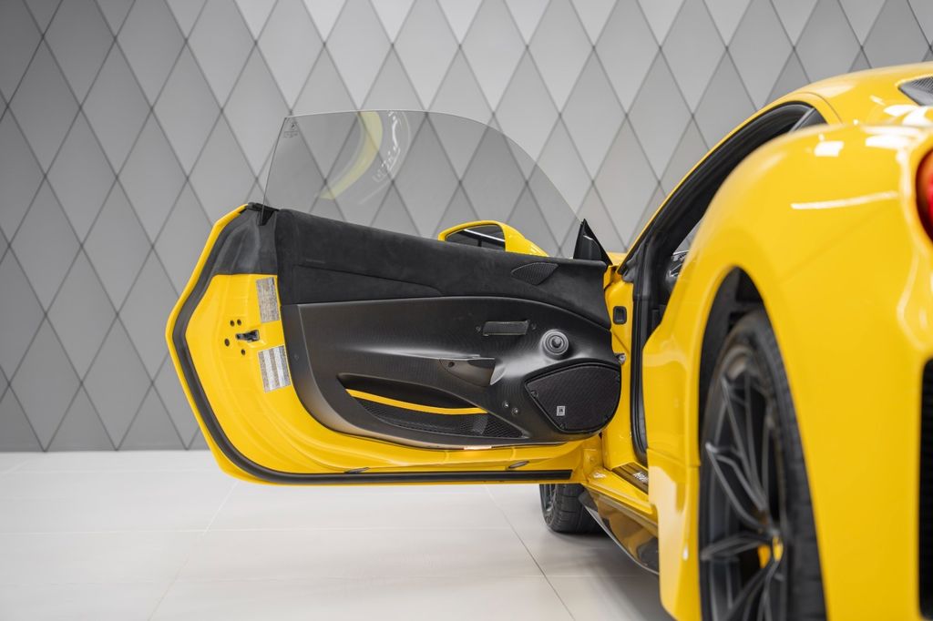 488 Pista Coupe YELLOW FULL CARBON FIBRE - Bild 13