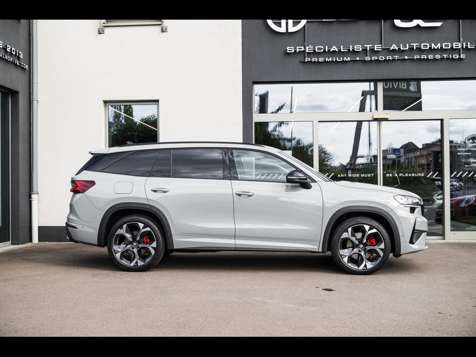 Skoda Kodiaq RS 2.0 TSI 4X4 - 7 PLACES - WARRANTY 07/2 imagem 3
