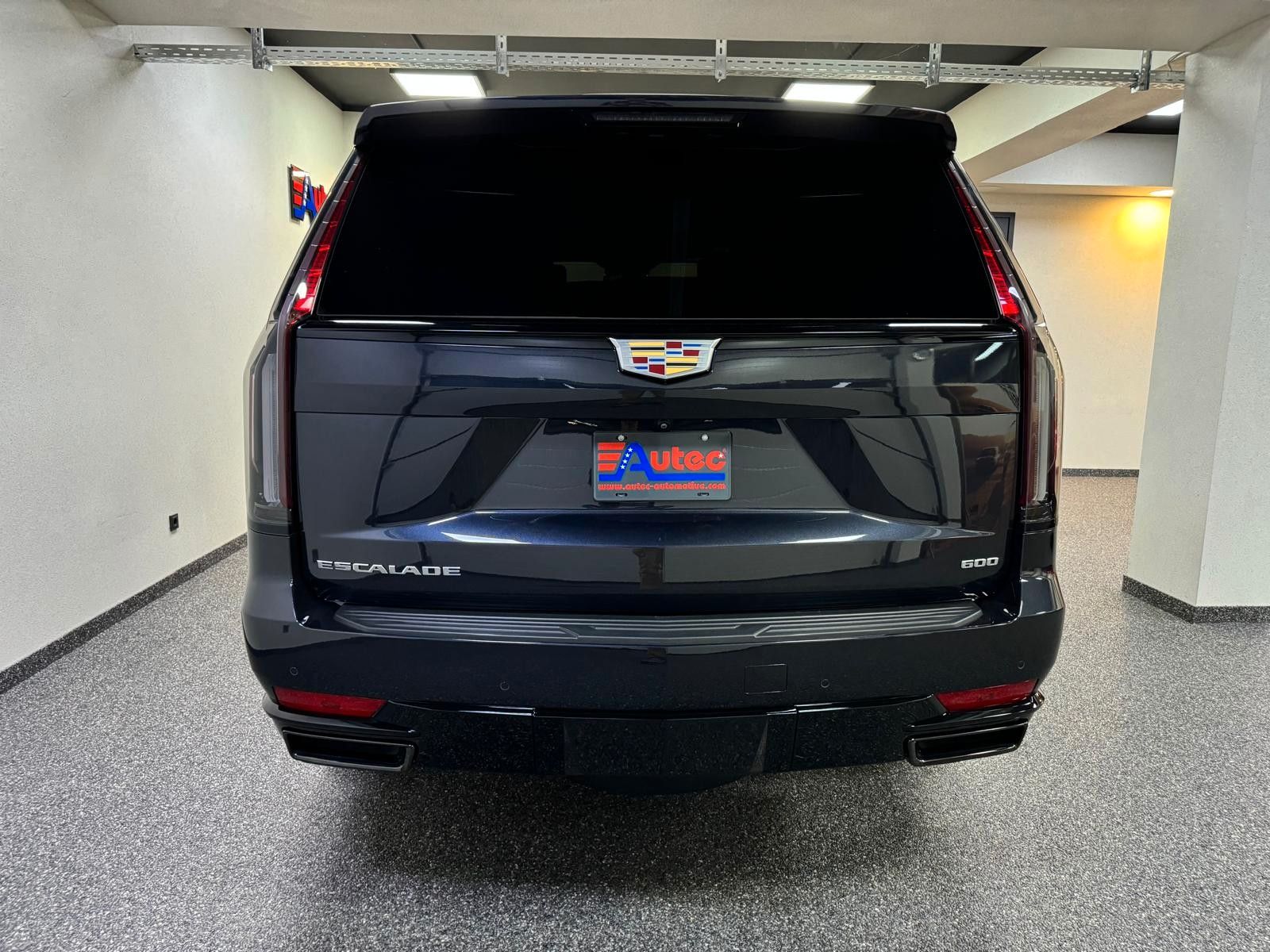 Fahrzeugabbildung Cadillac ESCALADE SPORT-PLATINUM 6.2 V8 -NIGHT VI.-LPG