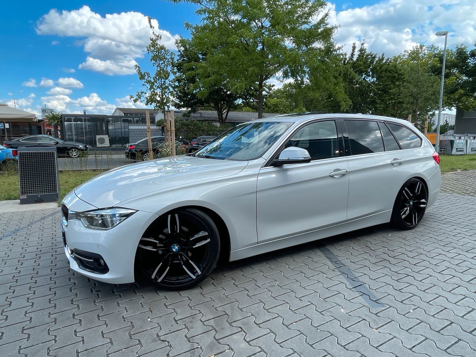 BMW BMW 318d Touring Sport Line PANO HUD Kamer...