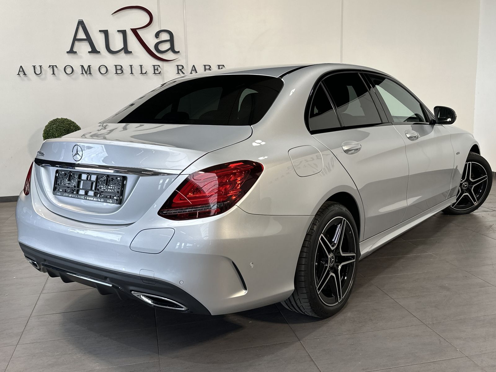 Fahrzeugabbildung Mercedes-Benz C 300de AMG-Line NAV+LED+KAMERA+CARPLAY+DAB+1H