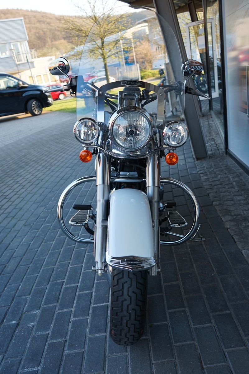 Fahrzeugabbildung Harley-Davidson Softail Deluxe 88CUI - Twin Cam - Neuwertig