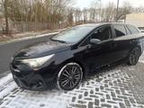 Toyota Avensis 1,8 Panorama Xenon NAVI Leder 8xReifen - Toyota Avensis mit Benzin-Antrieb: Kombi, Automatik, 1.8