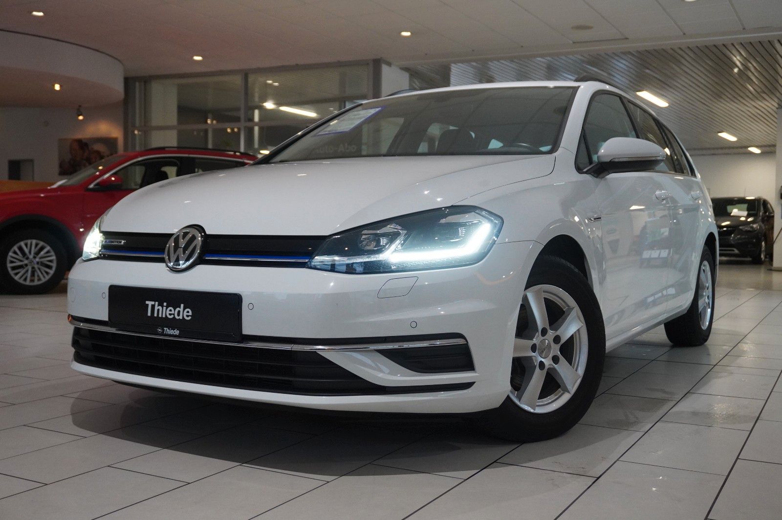 Fahrzeugabbildung Volkswagen Golf VII VARI. 1.5 TGI COMFORT. DSG NAVI/LED/ACC