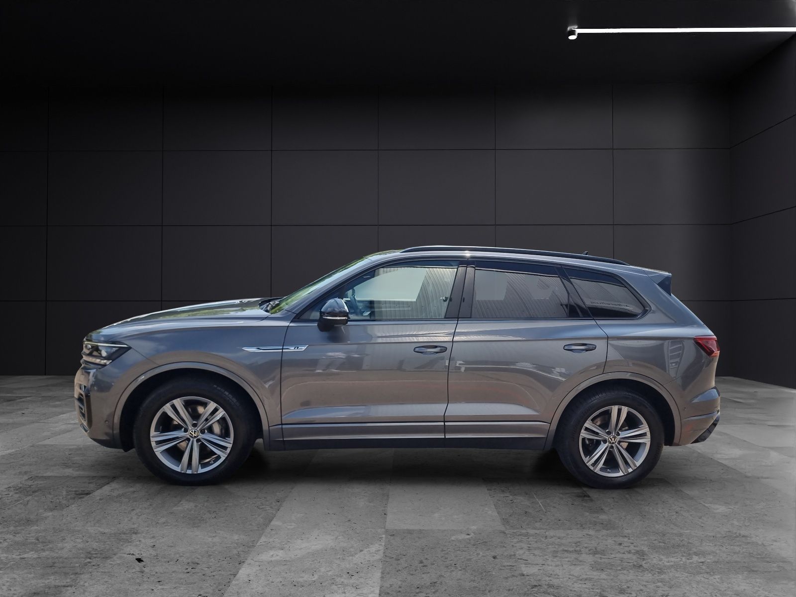 Fahrzeugabbildung Volkswagen Touareg TDI R-Line 4M Matrix STH Luft Pano RFK A