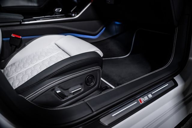 Fahrzeugabbildung Audi RS6 KERAMIK|HGP-PERFORMANCE|DYNAMIK+|MATTLACK