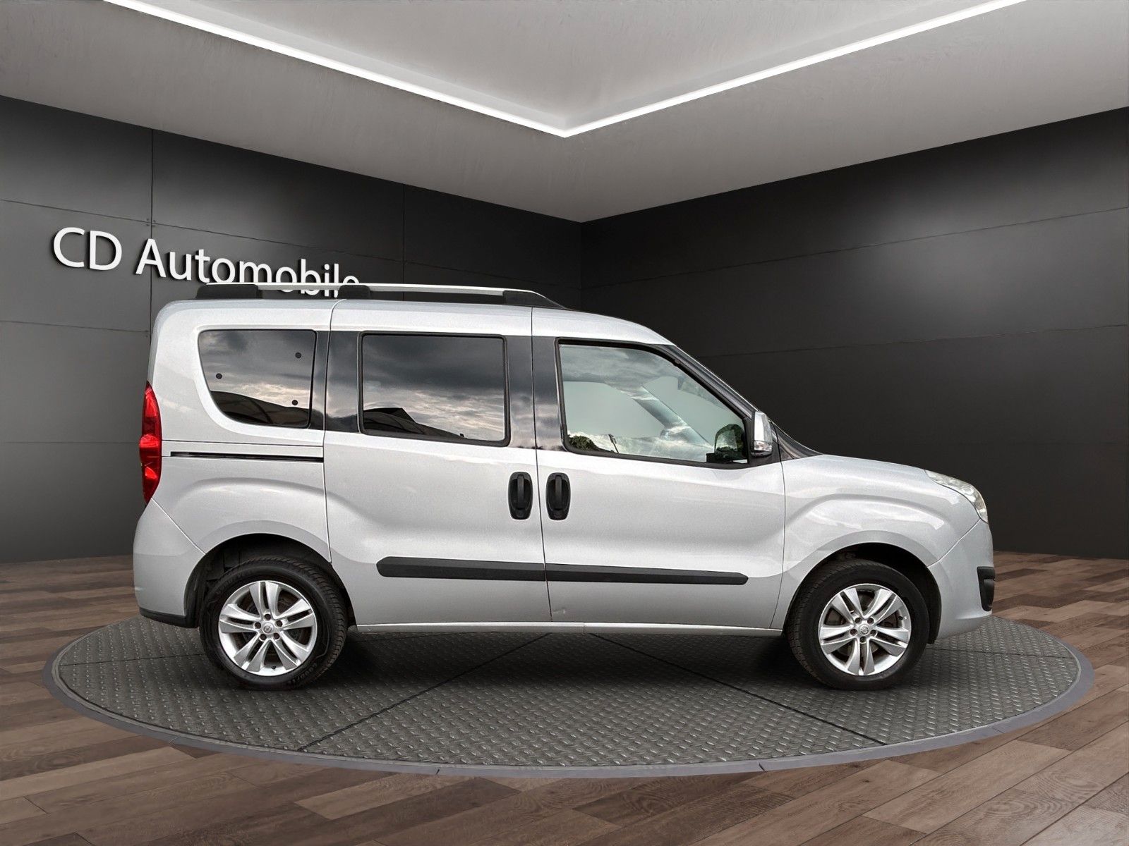 Fahrzeugabbildung Opel Combo D Edition L1H1/Inspektion Neu/ 1.Hand !!/