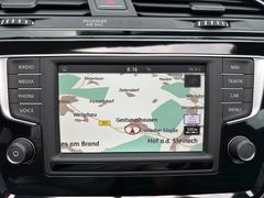 Fahrzeugabbildung Volkswagen Touran Comf. DSG Navi Sitzh Pano AHK Kamera